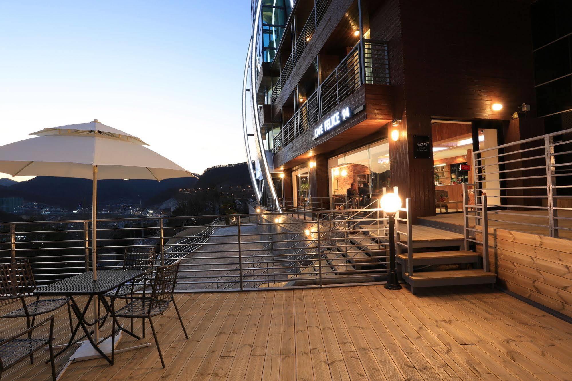 Radiance Tourist Hotel กอเจ ภายนอก รูปภาพ