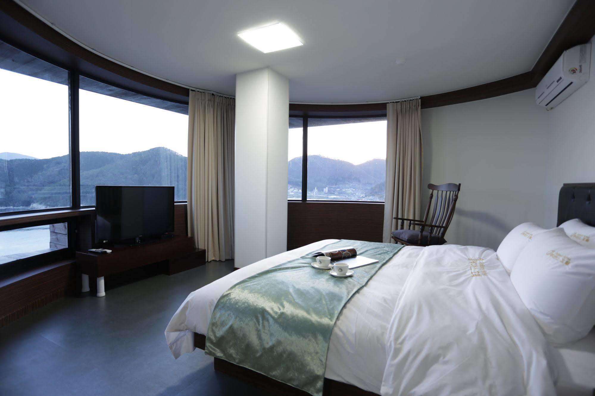 Radiance Tourist Hotel กอเจ ภายนอก รูปภาพ